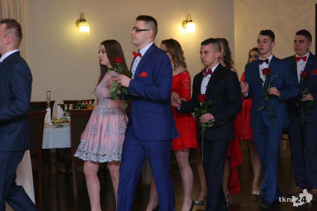 Relacja wideo: Piękna studniówka koneckiego ZDZ [zdjęcia]