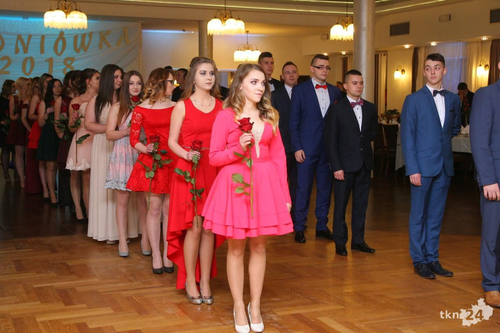 Relacja wideo: Piękna studniówka koneckiego ZDZ [zdjęcia]
