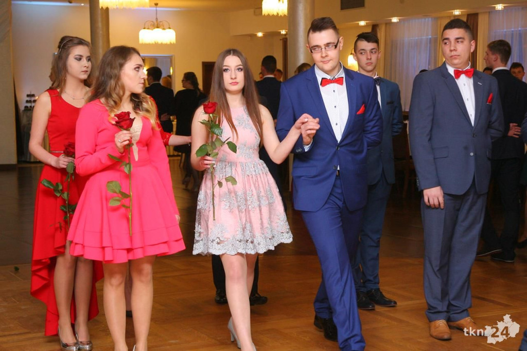 Relacja wideo: Piękna studniówka koneckiego ZDZ [zdjęcia]