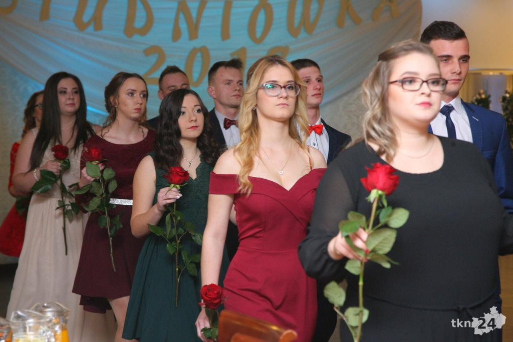 Relacja wideo: Piękna studniówka koneckiego ZDZ [zdjęcia]