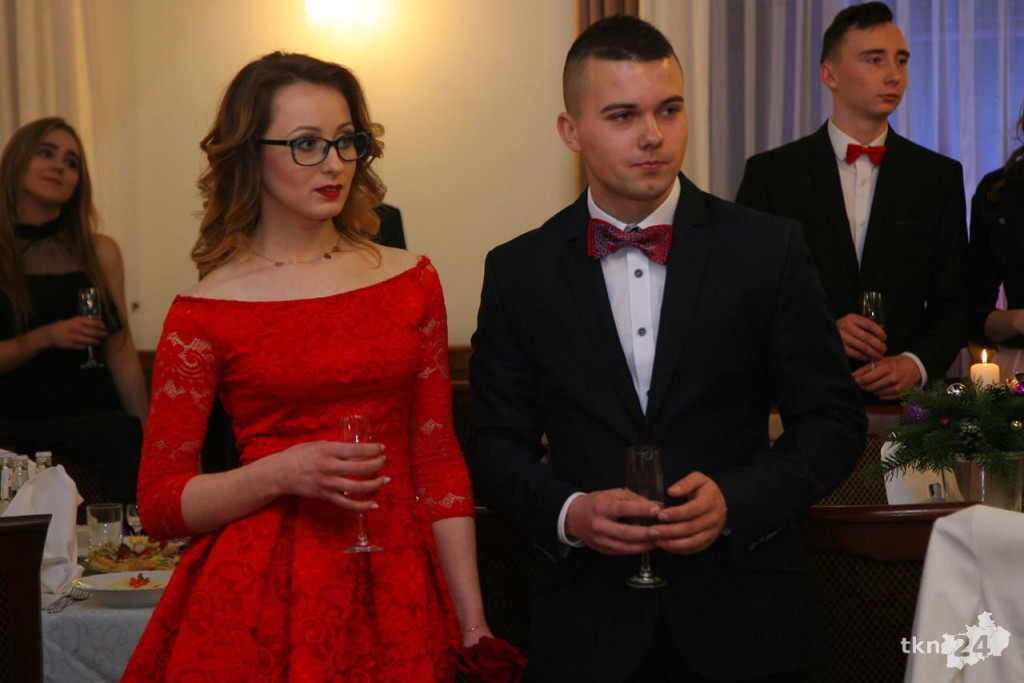 Relacja wideo: Piękna studniówka koneckiego ZDZ [zdjęcia]