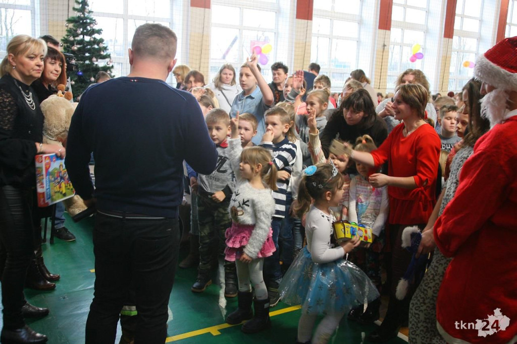 Moc prezentów i świetna zabawa dla potrzebujących dzieci [wideo, zdjęcia]