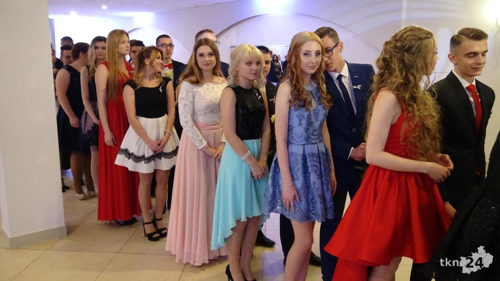 Relacja wideo: Studniówka 2018 stąporkowskiej Górki