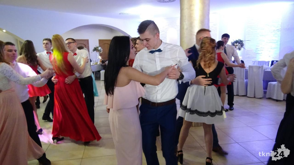Relacja wideo: Studniówka 2018 stąporkowskiej Górki