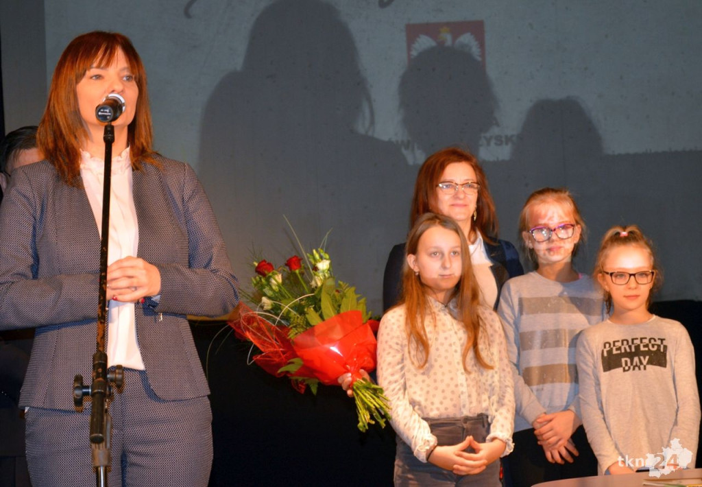 Korowód  Niepodległości w Stąporkowie [zdjęcia]