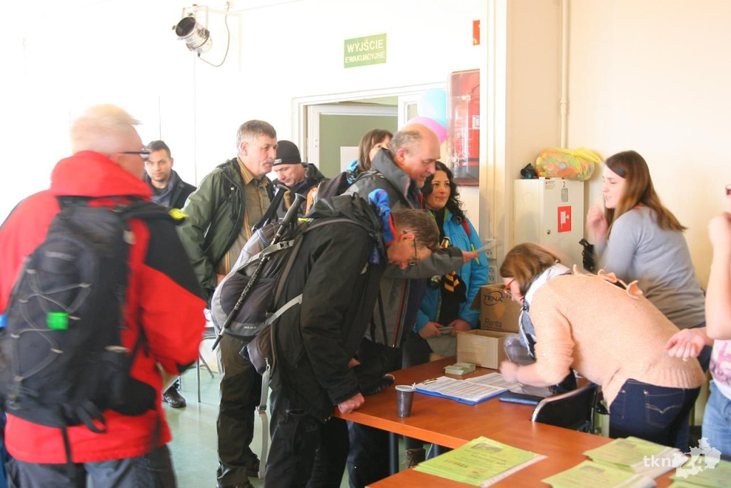 Marsz na 25 kilometrów w pięknej pogodzie [wideo, zdjęcia]
