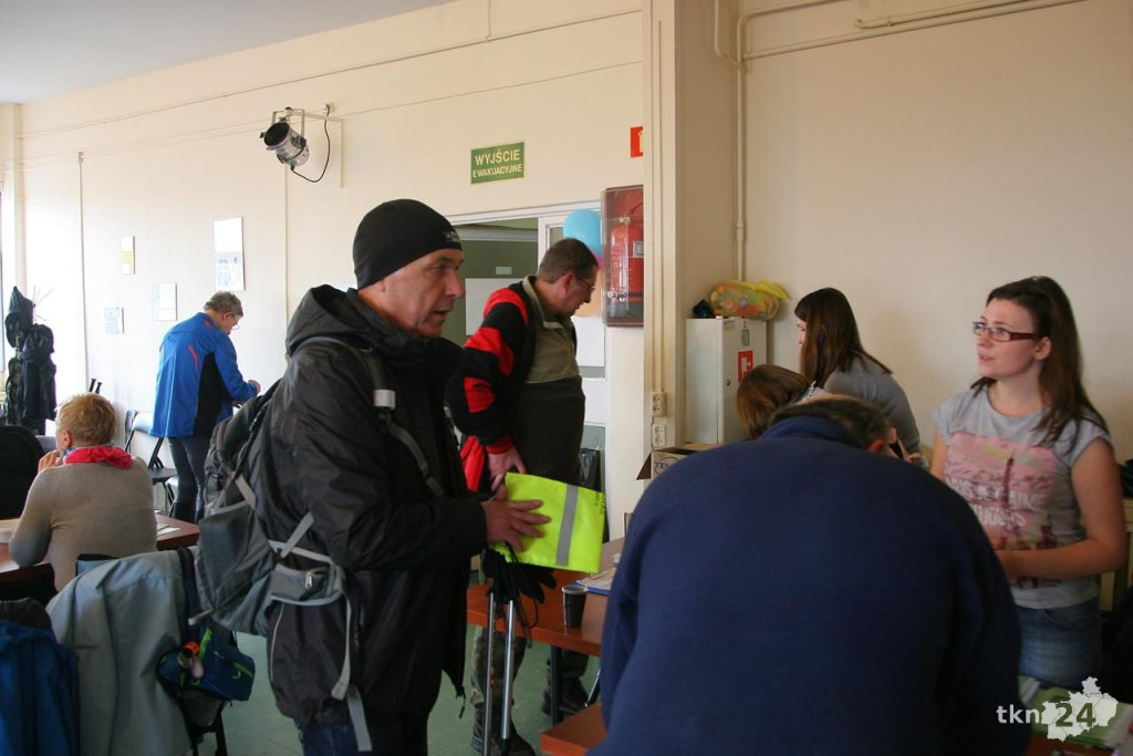 Marsz na 25 kilometrów w pięknej pogodzie [wideo, zdjęcia]