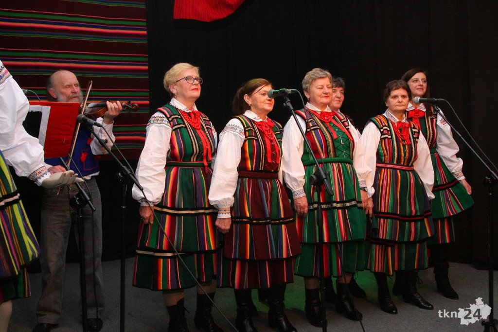 Gotowali i śpiewali na ludowo. Niezwykły wieczór w koneckim Domu Kultury [zdjęcia, wideo]