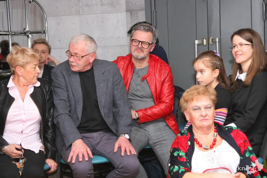 Gotowali i śpiewali na ludowo. Niezwykły wieczór w koneckim Domu Kultury [zdjęcia, wideo]