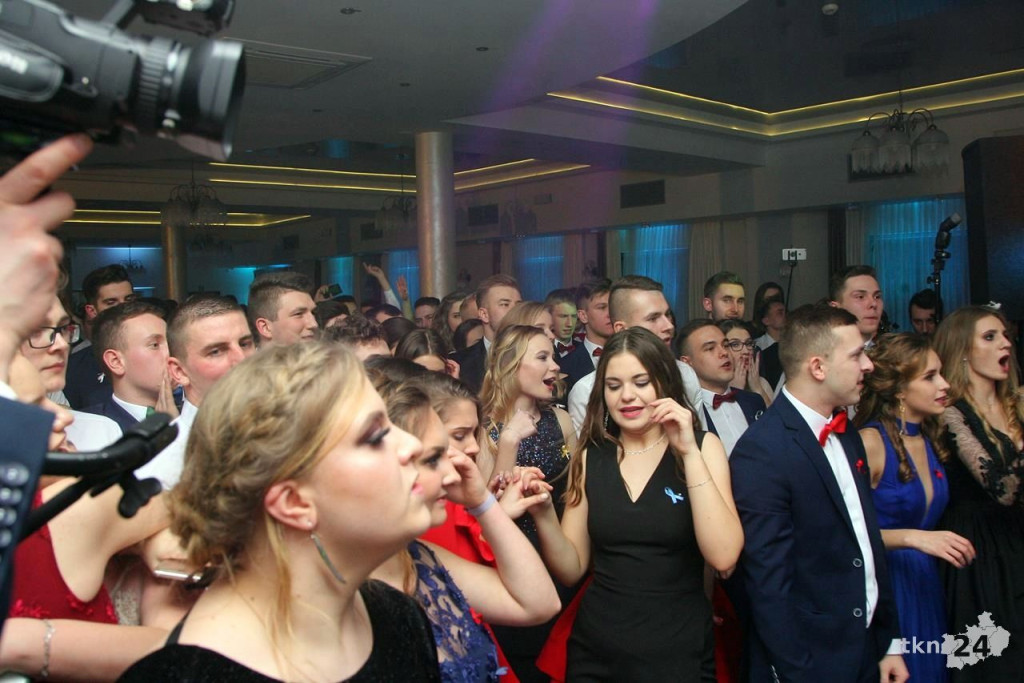 Relacja wideo: Studniówka I LO w Końskich z Czadomanem