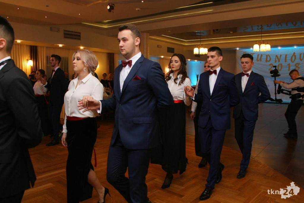 Relacja wideo: Studniówka I LO w Końskich z Czadomanem