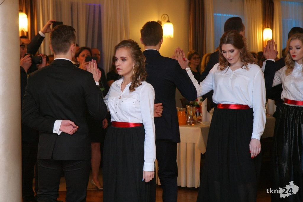 Relacja wideo: Studniówka I LO w Końskich z Czadomanem