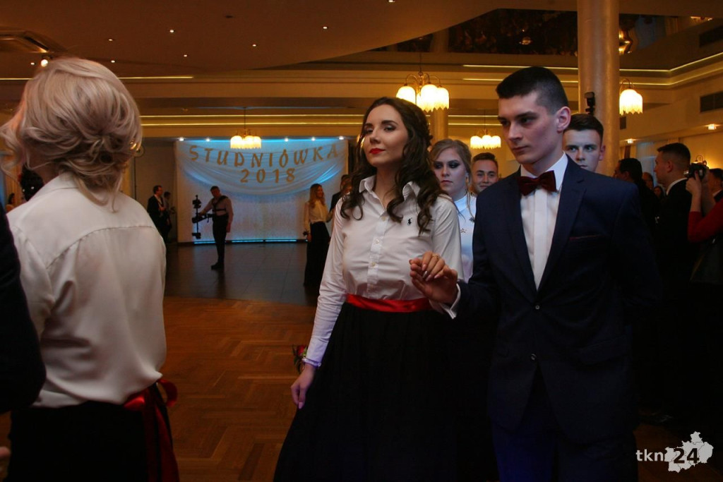 Relacja wideo: Studniówka I LO w Końskich z Czadomanem