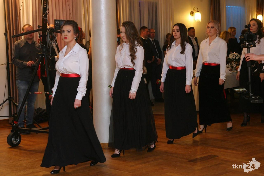 Relacja wideo: Studniówka I LO w Końskich z Czadomanem