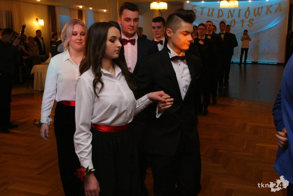 Relacja wideo: Studniówka I LO w Końskich z Czadomanem