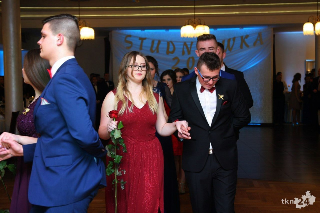 Relacja wideo: Studniówka I LO w Końskich z Czadomanem