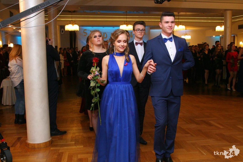 Relacja wideo: Studniówka I LO w Końskich z Czadomanem