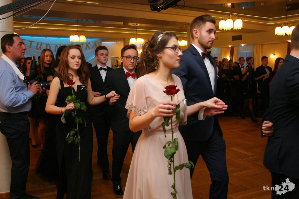 Relacja wideo: Studniówka I LO w Końskich z Czadomanem
