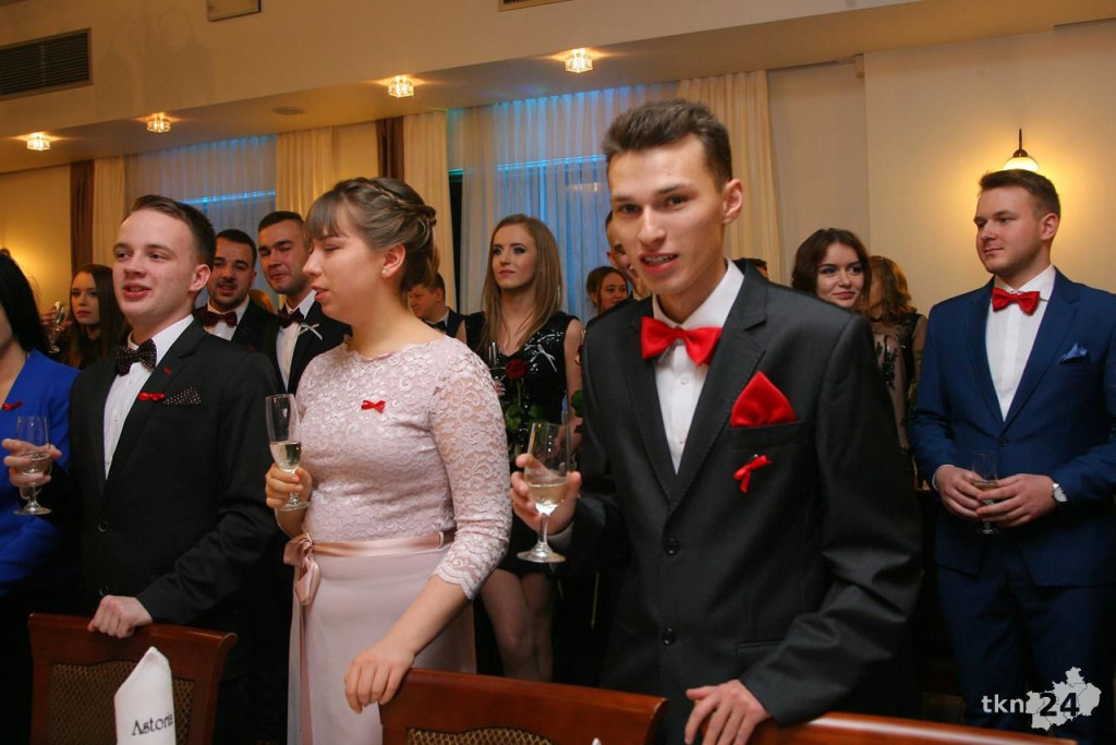 Relacja wideo: Studniówka I LO w Końskich z Czadomanem