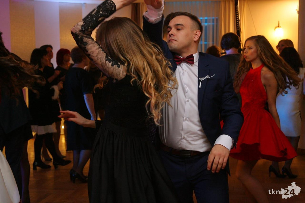 Relacja wideo: Studniówka I LO w Końskich z Czadomanem