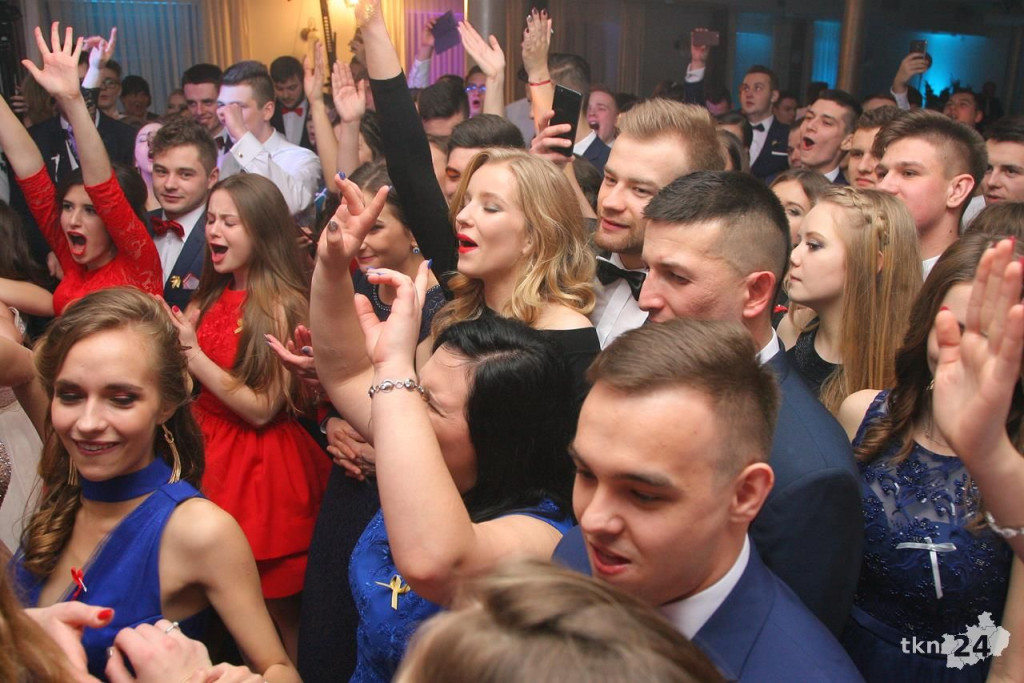 Relacja wideo: Studniówka I LO w Końskich z Czadomanem