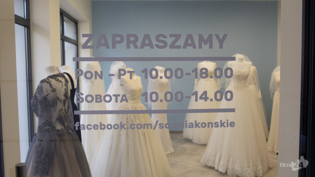 Młode małżeństwo otworzyło w Końskich salon mody ślubnej i wizytowej [zdjęcia]