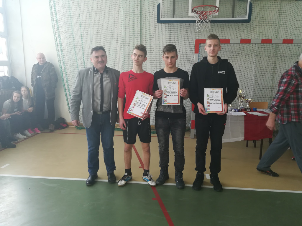 Grali o Puchar Wójta w tenisie stołowym [zdjęcia]
