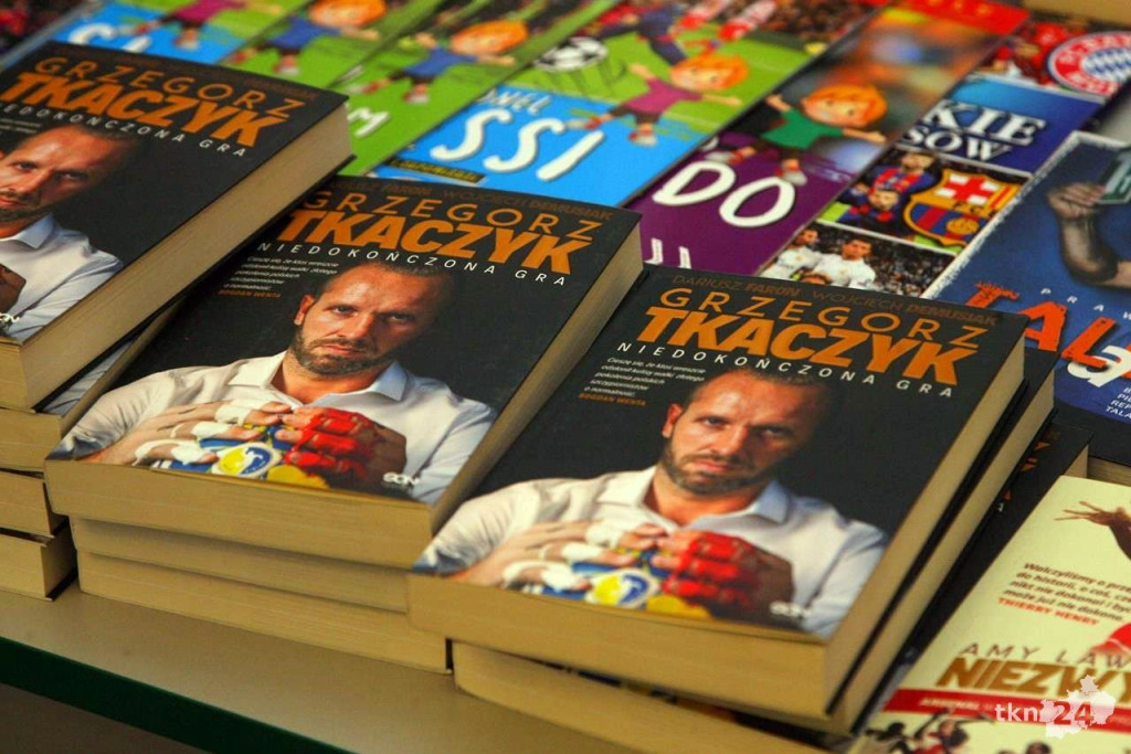 Grzegorz Tkaczyk promował swoją książkę w koneckiej bibliotece [wideo, zdjęcia]