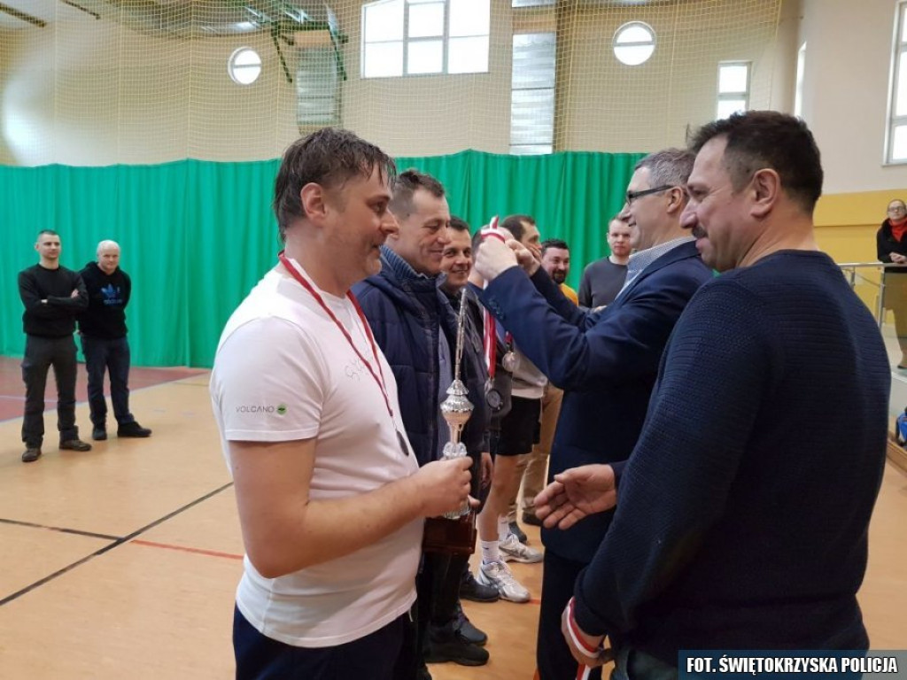 Walczyli o puchar Komendanta Powiatowego Policji w Końskich [zdjęcia]
