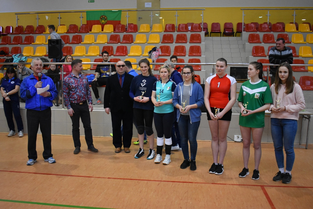 Sportowy Dzień Kobiet odbył się w Fałkowie [wideo, zdjęcia]