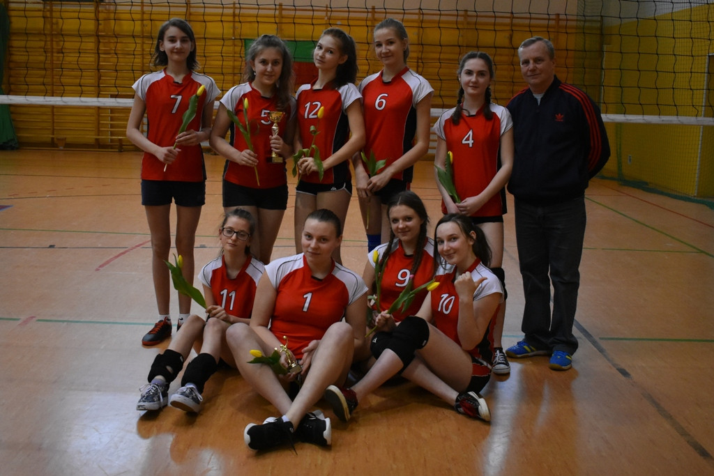 Sportowy Dzień Kobiet odbył się w Fałkowie [wideo, zdjęcia]