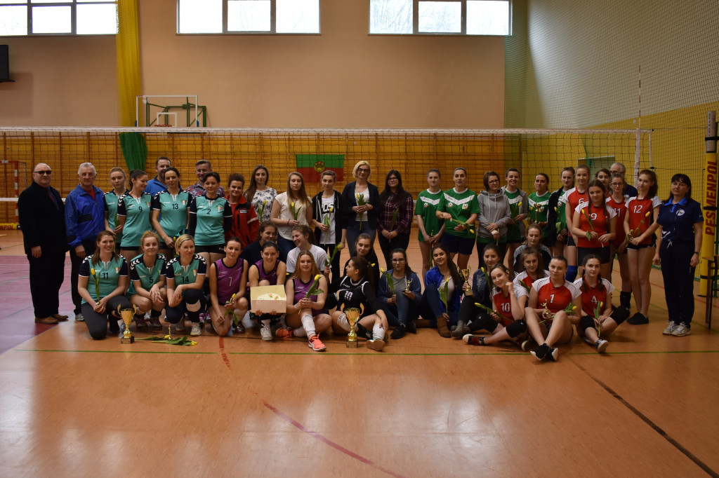 Sportowy Dzień Kobiet odbył się w Fałkowie [wideo, zdjęcia]