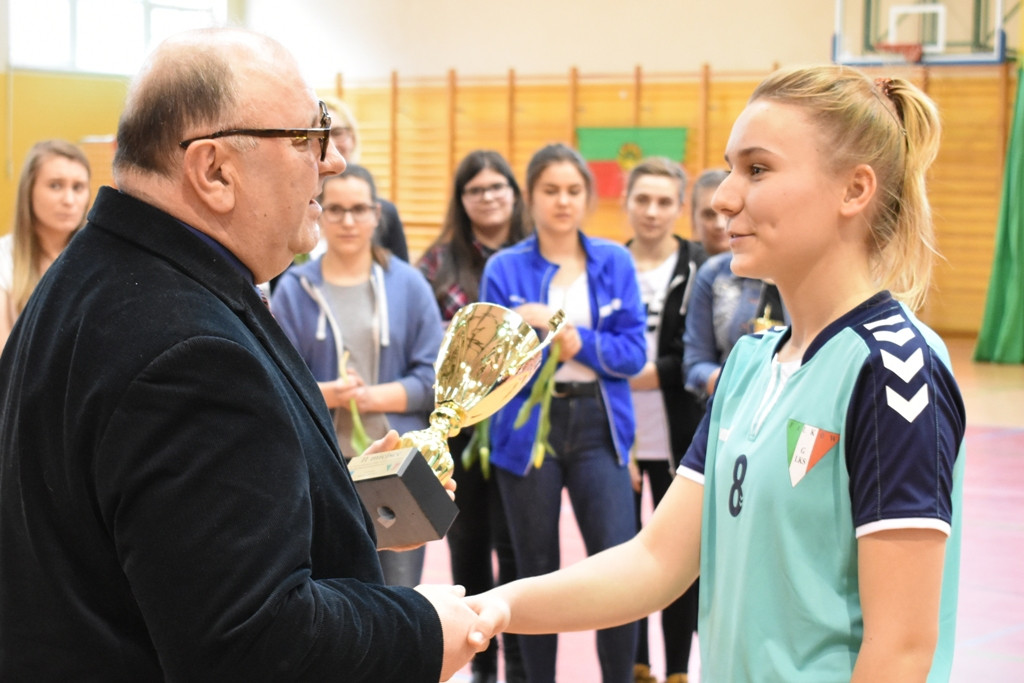 Sportowy Dzień Kobiet odbył się w Fałkowie [wideo, zdjęcia]