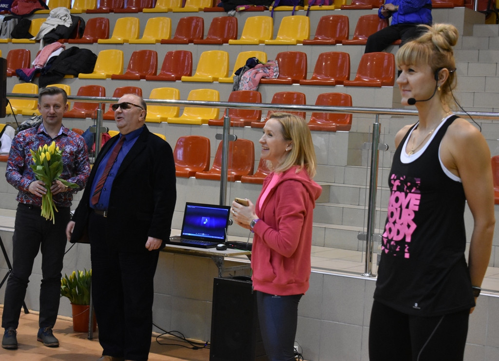 Sportowy Dzień Kobiet odbył się w Fałkowie [wideo, zdjęcia]