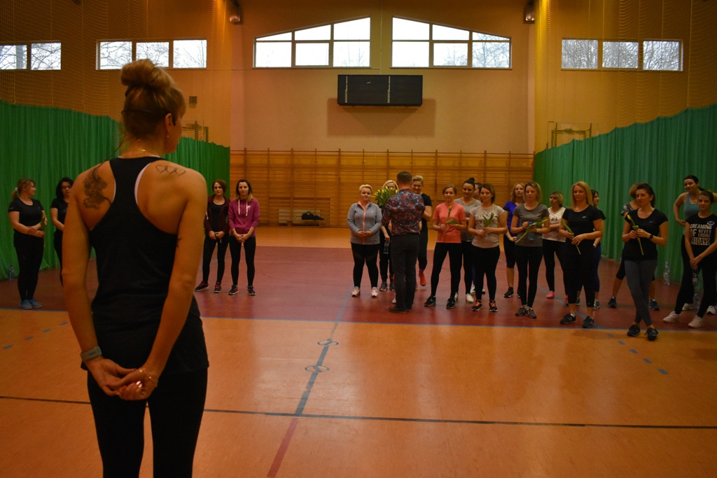 Sportowy Dzień Kobiet odbył się w Fałkowie [wideo, zdjęcia]
