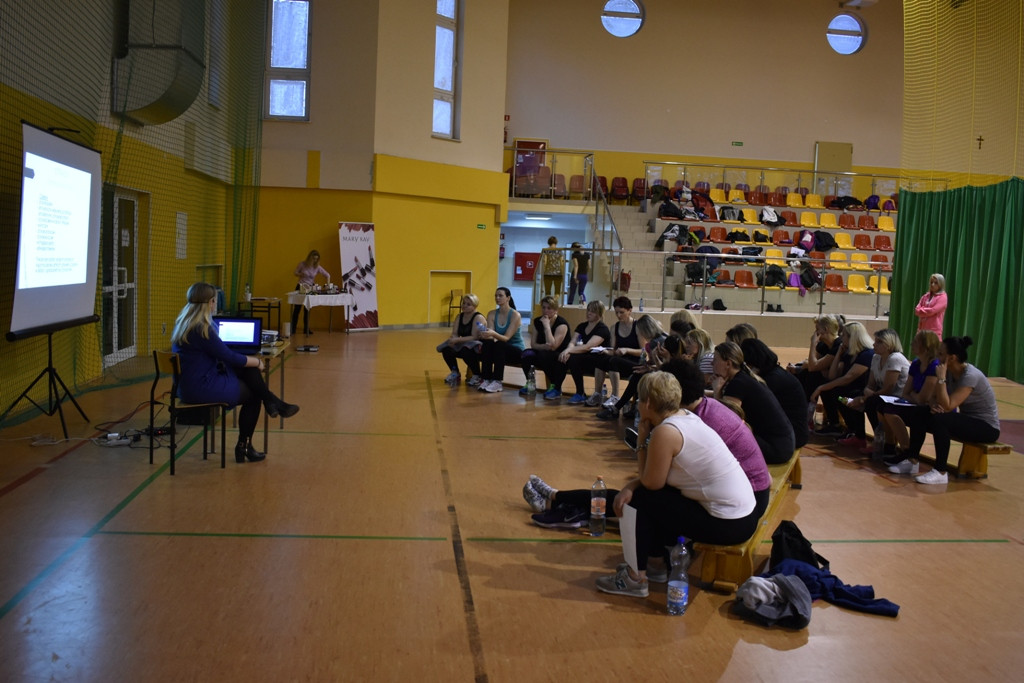 Sportowy Dzień Kobiet odbył się w Fałkowie [wideo, zdjęcia]