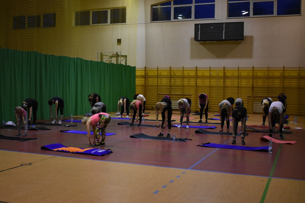 Sportowy Dzień Kobiet odbył się w Fałkowie [wideo, zdjęcia]