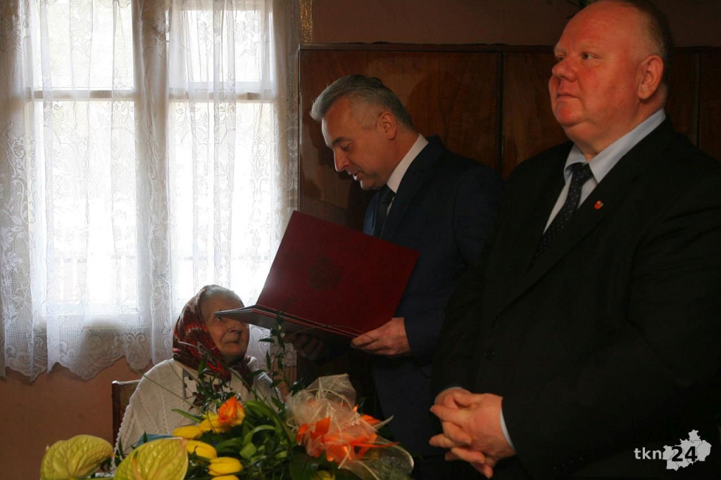 Pani Anna z Wyszyny Rudzkiej ma sto lat! [wideo, zdjęcia]