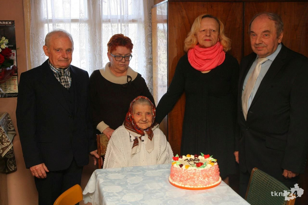 Pani Anna z Wyszyny Rudzkiej ma sto lat! [wideo, zdjęcia]