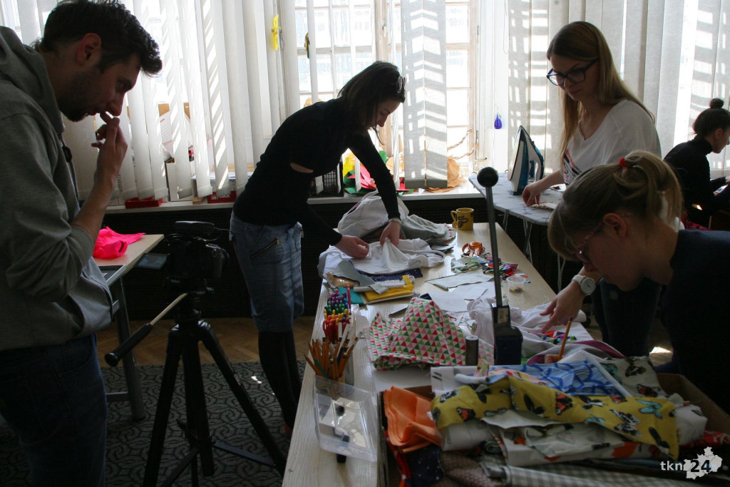 W Końskich odbyły się pierwsze warsztaty szycia [wideo, zdjęcia]