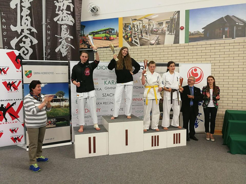 Koneccy karatecy na podium w Kobierzycach [zdjęcia]
