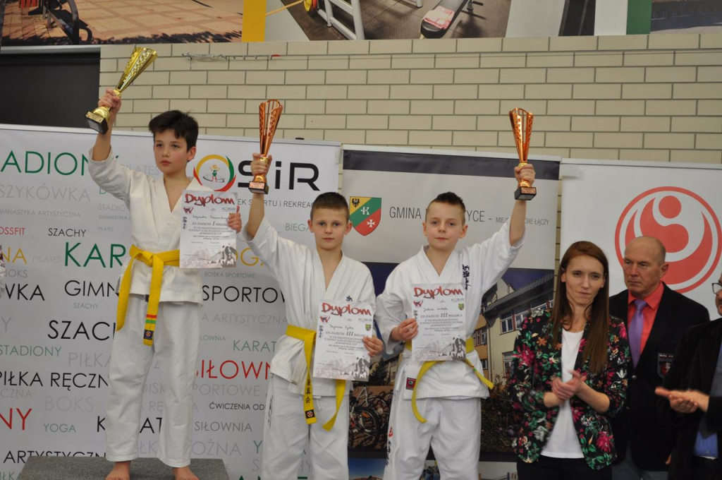 Koneccy karatecy na podium w Kobierzycach [zdjęcia]
