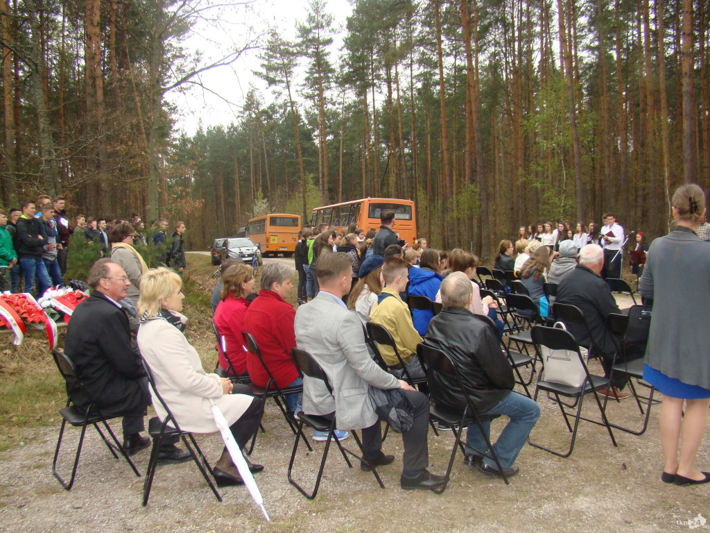 Gmina Fałków pamięta o ofiarach z Bulianowa i sprzeciwia się antysemityzmowi [zdjęcia]