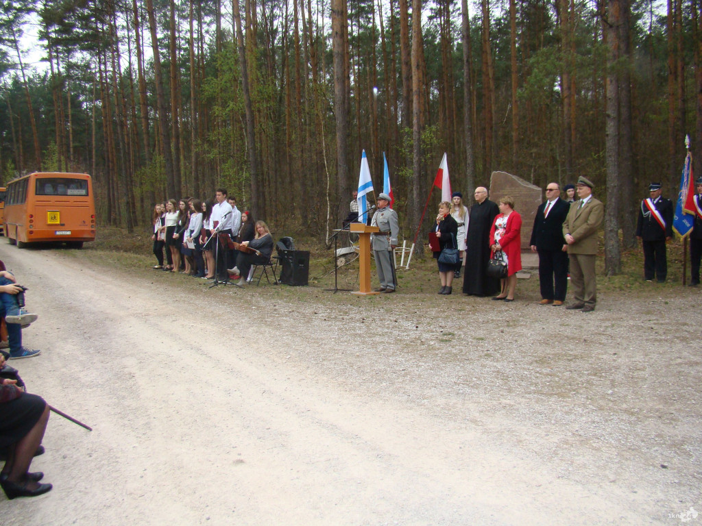 Gmina Fałków pamięta o ofiarach z Bulianowa i sprzeciwia się antysemityzmowi [zdjęcia]