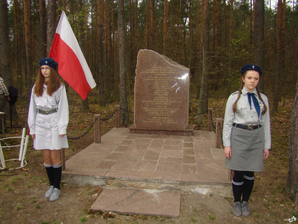 Gmina Fałków pamięta o ofiarach z Bulianowa i sprzeciwia się antysemityzmowi [zdjęcia]