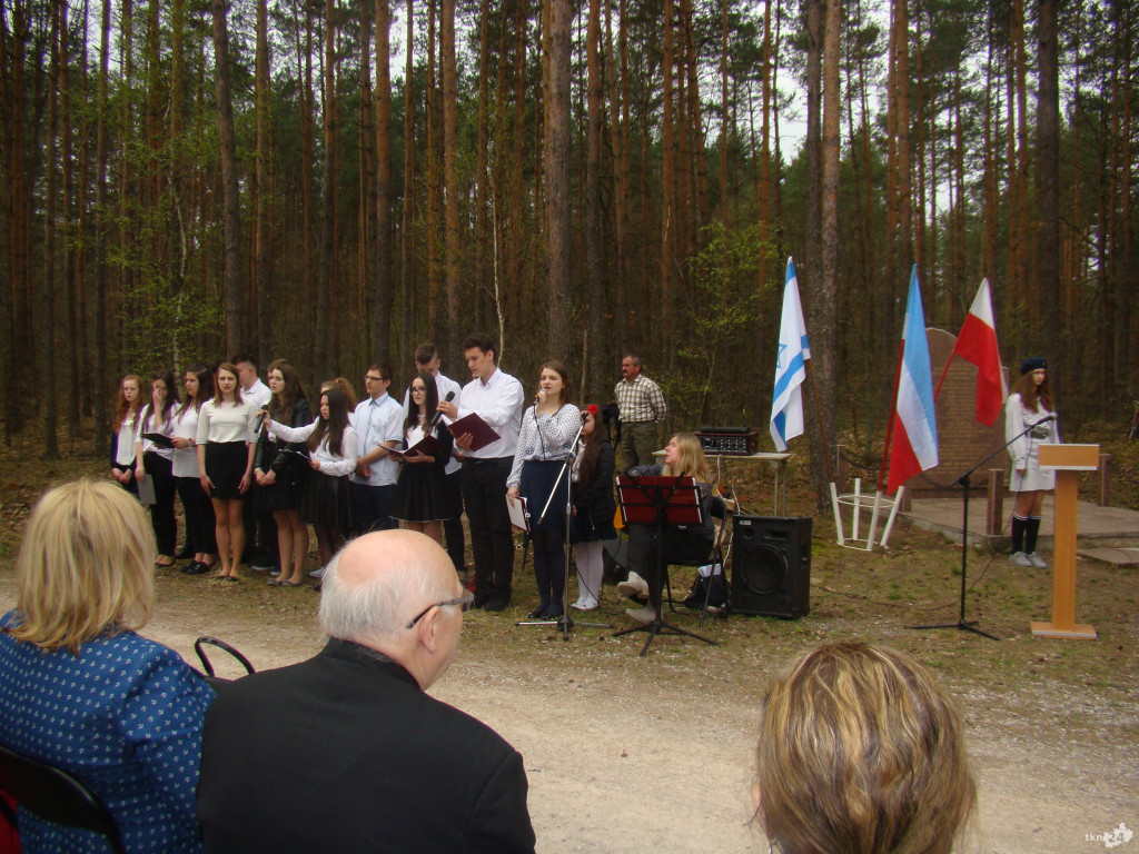 Gmina Fałków pamięta o ofiarach z Bulianowa i sprzeciwia się antysemityzmowi [zdjęcia]