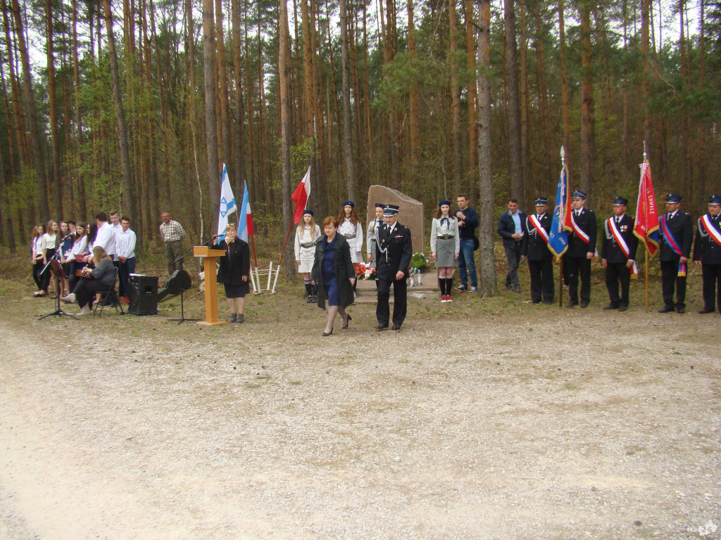 Gmina Fałków pamięta o ofiarach z Bulianowa i sprzeciwia się antysemityzmowi [zdjęcia]