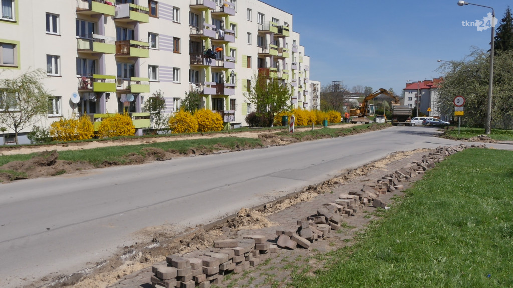 Drogi budują się w Końskich. Będą utrudnienia [wideo, zdjęcia]