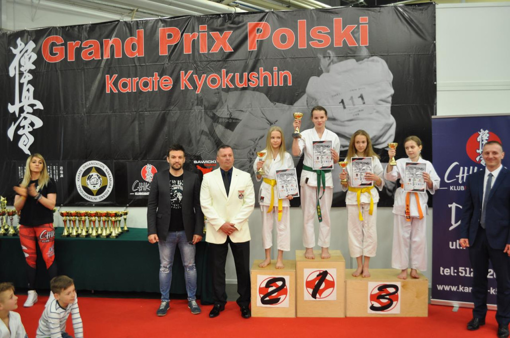 3 medale sekcji karate z Niekłania Wielkiego w Kielcach [zdjęcia]