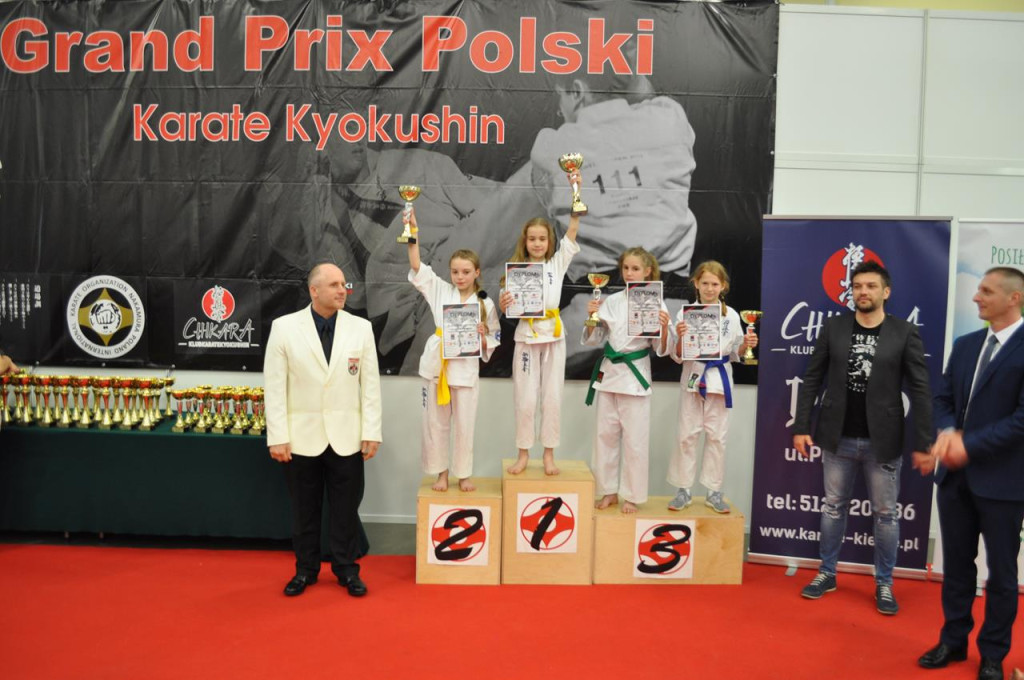 3 medale sekcji karate z Niekłania Wielkiego w Kielcach [zdjęcia]